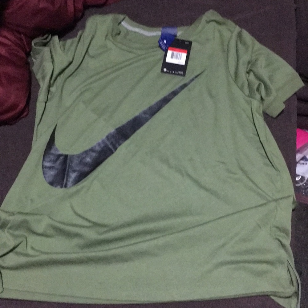 Women’s Nike short sleeve